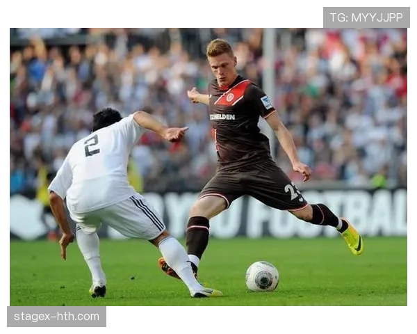 德甲争冠白热化：榜首球队强势领跑，状态全面回暖