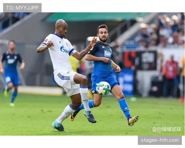 弗拉霍维奇 vs 劳塔罗:技术特点与终结能力对比分析 弗拉霍维奇 vs 劳塔罗:技术特点与终结能力对比分析