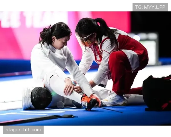 孙一文刚从训练场出来，豪车一停他却拿着学生盒饭那一幕