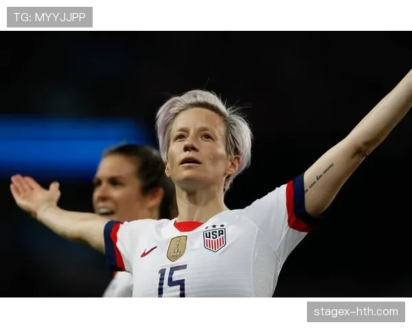 拉皮诺又穿那件亮片夹克去超市了，这姐的日常开销到底多离谱？